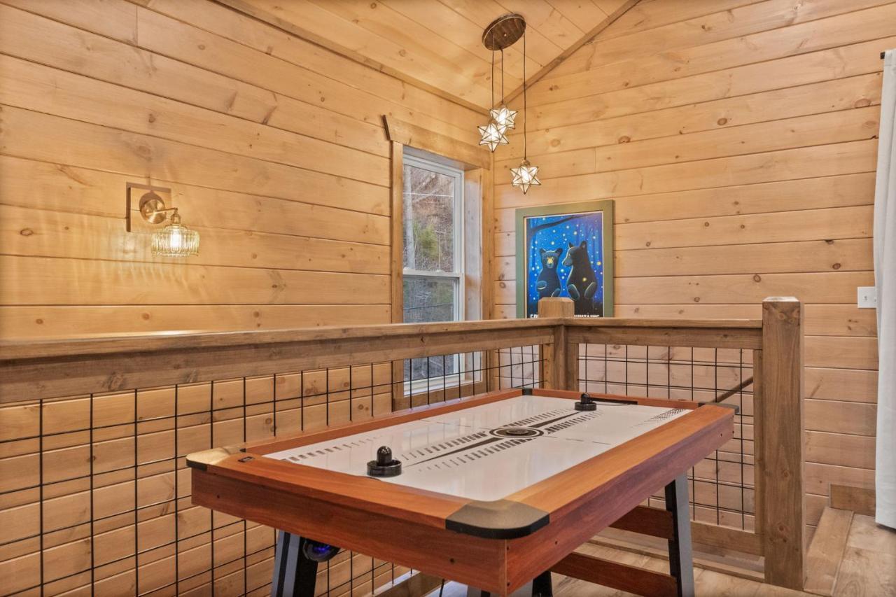蓋特林堡Mins To Gburg Sleeps 8 Hot Tub Arcade Area Pool别墅 外观 照片