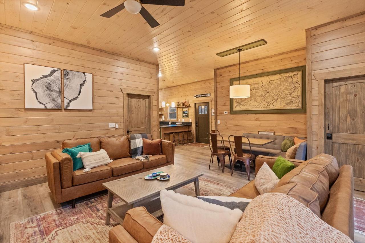 蓋特林堡Mins To Gburg Sleeps 8 Hot Tub Arcade Area Pool别墅 外观 照片